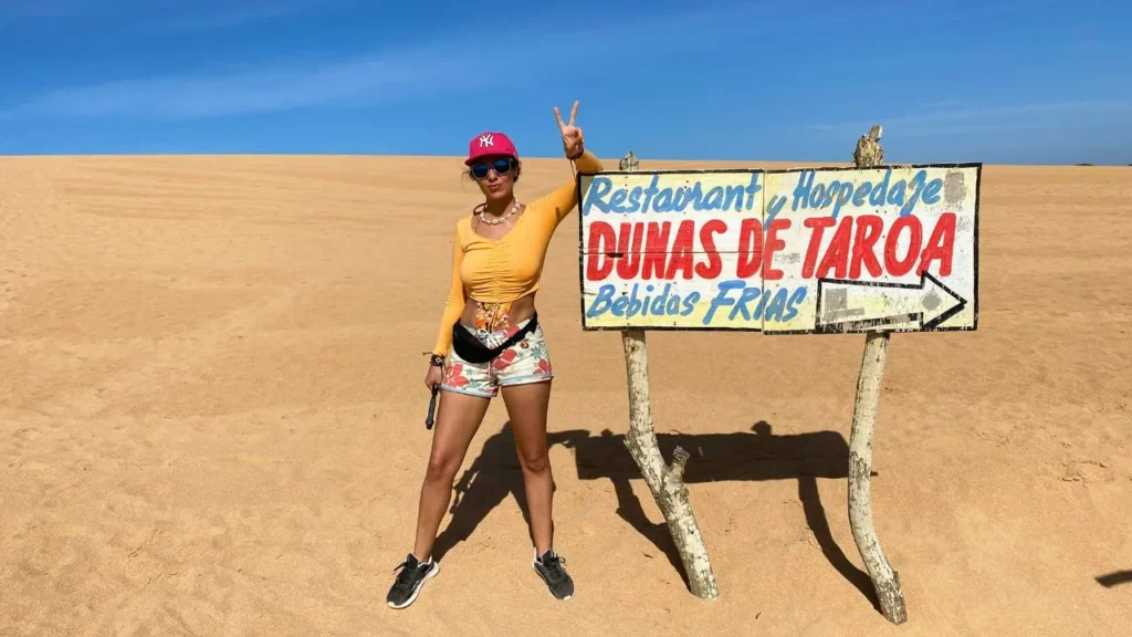 Las Dunas de Taroa es un destino en pleno desierto de La Guajira donde puedes hacer sandboard y disfrutar de un baño de sol y mar.