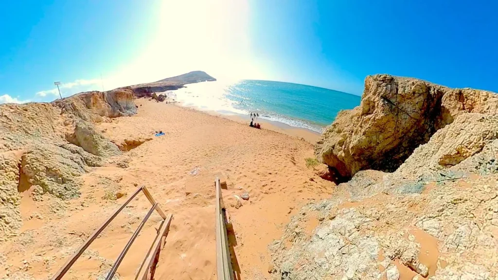 La playa del Pilón de Azúcar es sin duda una de las más bellas y místicas de La Guajira y de Colombia.