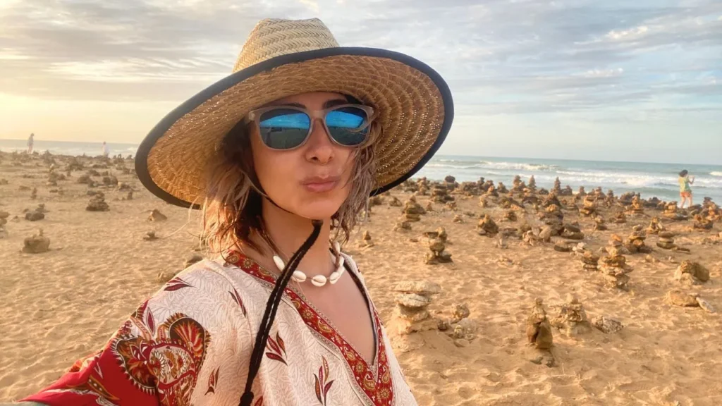 En Punta Gallinas, siempre con sombrero y buenas gafas de sol. 