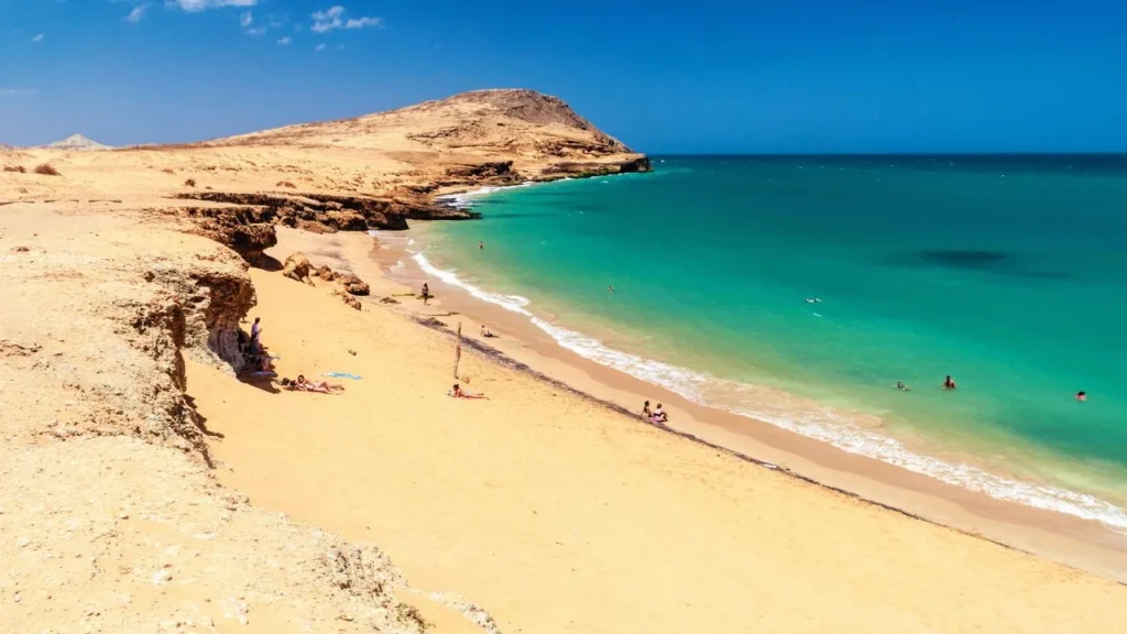 El Cabo de la Vela es uno de los destinos más hermosos que guarda el desierto de La Guajira.