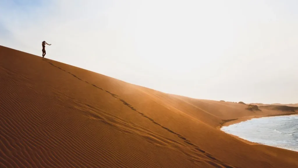 Las dunas de Taroa se imponen en Punta Gallinas.