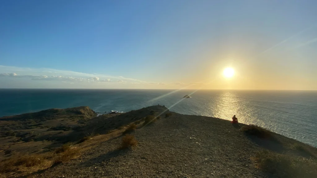 El Faro Cabo de la Vela presenta un atardecer maravilloso